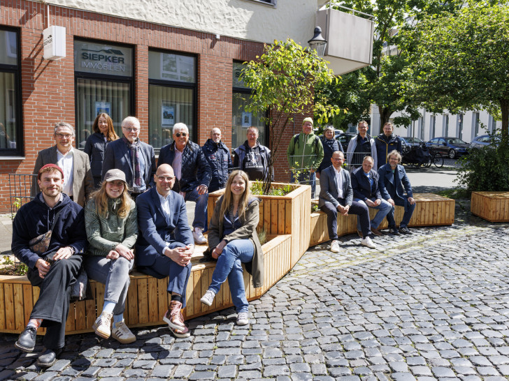 Die Grüne Welle mit Vertreterinnen und Vertreter der am Projekt beteiligten Institutionen.