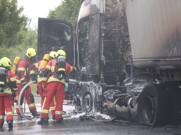 Auf der A39 zwischen Lichtenberg und Westerlinde brannte ein Lkw.