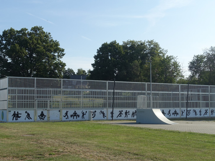 Die Freude über das Minispielfeld in Grasleben wird durch eine drohende Kürzung der Fördersumme getrübt.