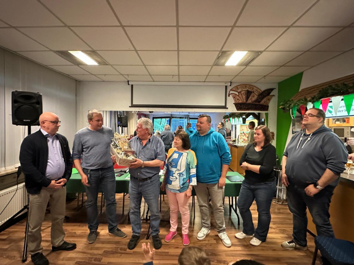 Heinz-Jürgen Schulz, Malte Wehmeyer, Peter Hosse, Karin Hosse, Sebastian Pfeil, Diana Triebel und Tobias Schuster (v. li.).