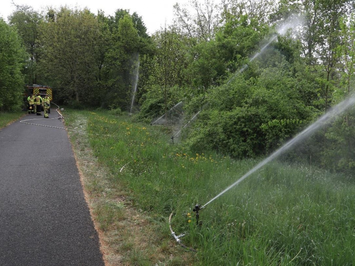 Die Kreisfeuerwehr übt mit den Kreisregnern.