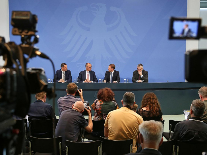 Olaf Lies, Friedrich Merz, Michael Kretschmer und Stefan kornelius am 18.06.2025