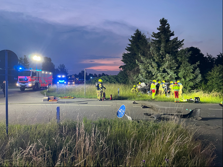 Bei dem Unfall wurde ein 17-Jähriger schwer verletzt.