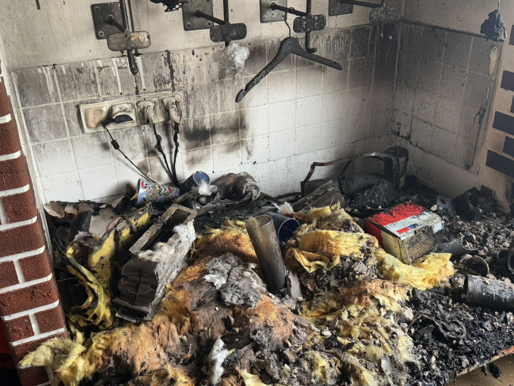 Am Freitagmorgen kam es zu einem Brand im Feuerwehrgerätehaus Rottorf am Klei. 
