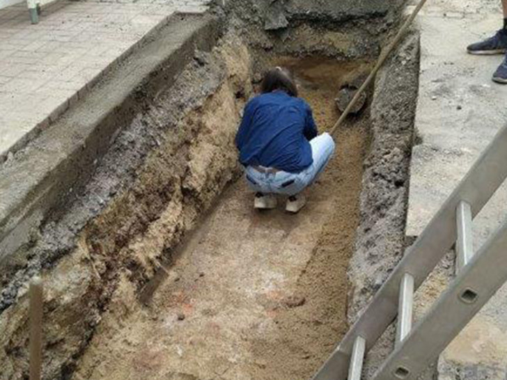 Die Fragmente des alten Fundaments werden derzeit kartiert. 