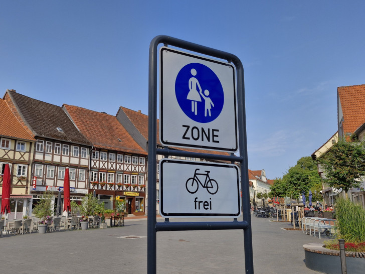 Testphase: Freie Fahrt für Fahrräder auf Markt und Niedernstraße in Schöningen.