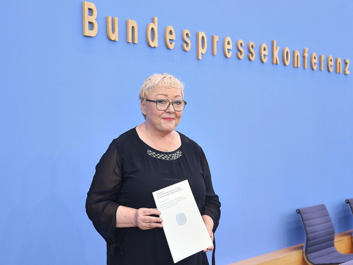 Jahresbericht 2025: 35 Jahre Deutsche Einheit am 17.06.2025