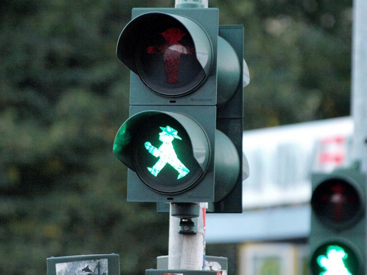 Grüne Fußgängerampel (Archiv)