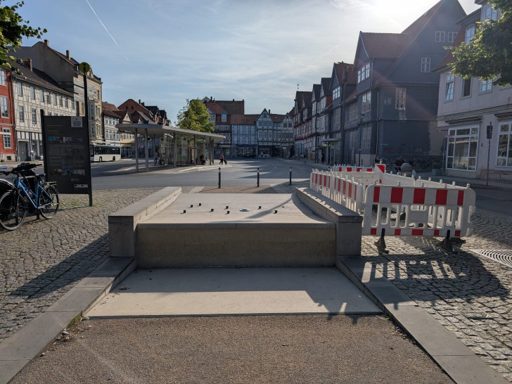 Der Brunnen in der Reichsstraße ist defekt und derzeit außer Betrieb.