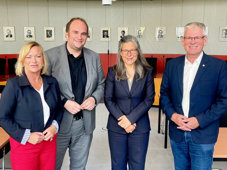 Dunja Kreiser, Sebastian Roloff (wirtschaftspolitischer Sprecher), Dr. Nina Scheer (energiepolitische Sprecherin), Helmut Kleebank (stellvertretender energiepolitischer Sprecher)