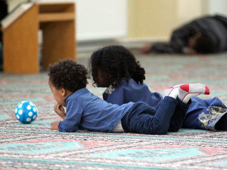 Kinder in einer Moschee (Archiv)