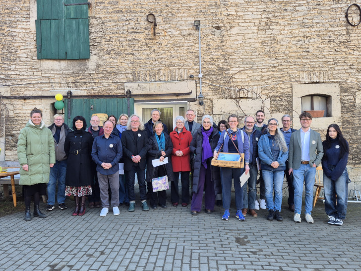 Die Bundesjury des Aller.Land-Programms unter Leitung von Hortensia Völkers zu Gast in der Weinscheune in Schandelah. Die Jury machte sich einen Eindruck von dem Projekt im Austausch mit dem Teilnehmenden aus den Dörfern, dem begleitenden Steuerkreis und dem Organisationsteam.