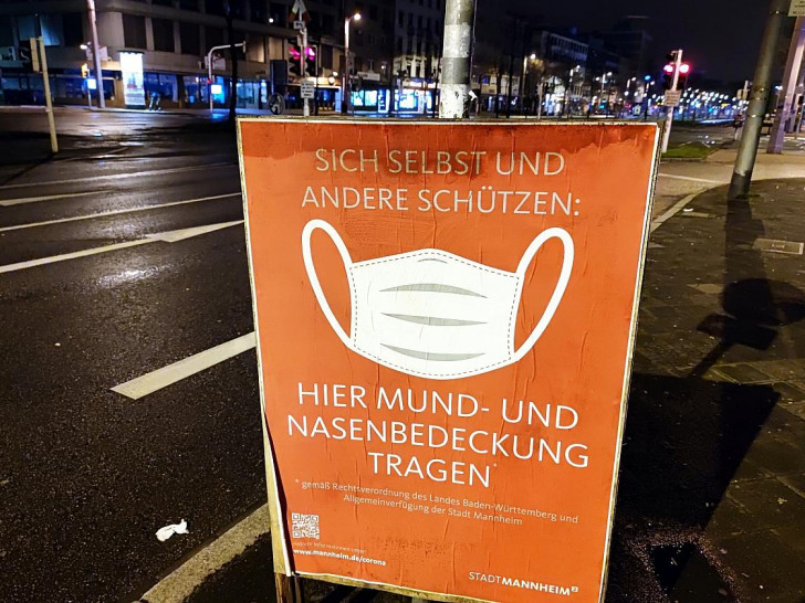 Hinweis auf Mund-Nasen-Schutz (Archiv)
