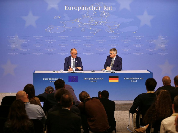 Friedrich Merz und Stefan Kornelius am 26.06.2025