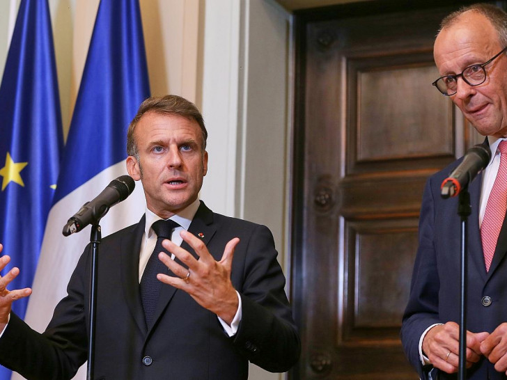 Emmanuel Macron und Friedrich Merz am 23.07.2025