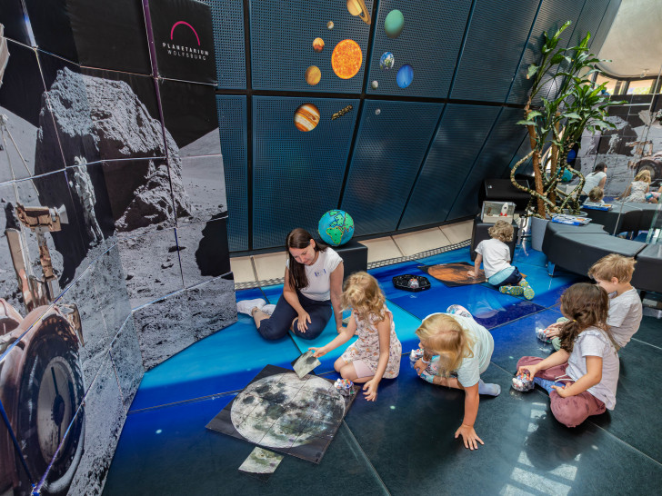 Expedition im Sonnensystem – mit Blue-Bots auf Spurensuche.