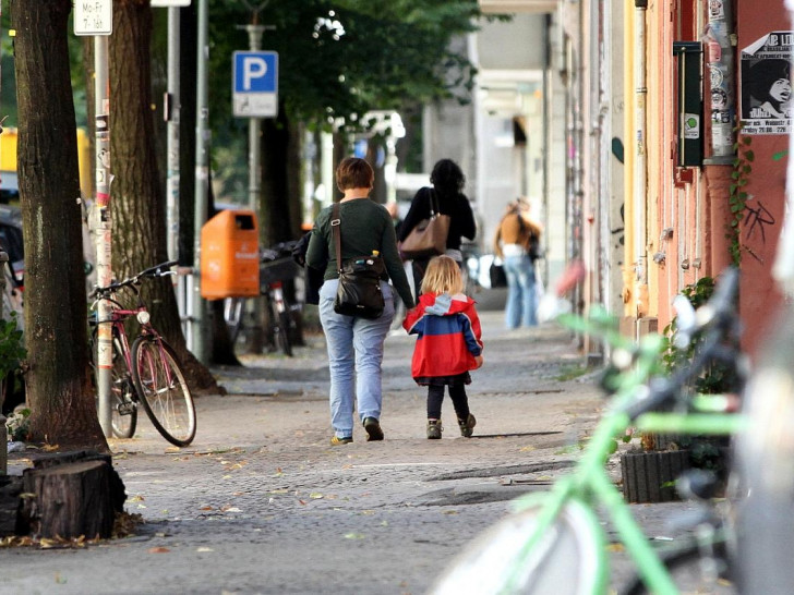 Mutter und Kind (Archiv)