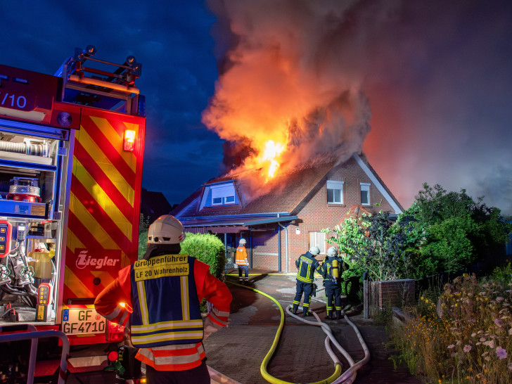 Das Dach stand in Vollbrand.
