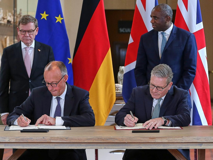 Unterzeichnung von Freundschaftsvertrag am 17.07.2025