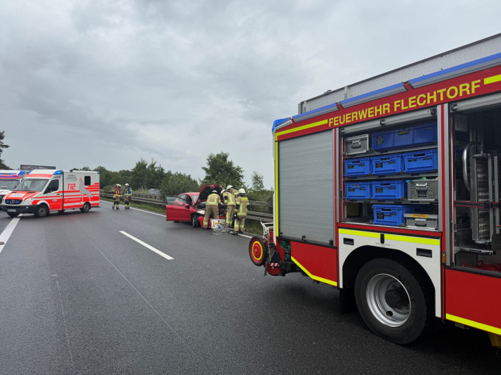 ei einem Auffahrunfall auf der A39 nahe dem Kreuz Wolfsburg-Königslutter wurden am Donnerstagnachmittag drei Menschen leicht verletzt