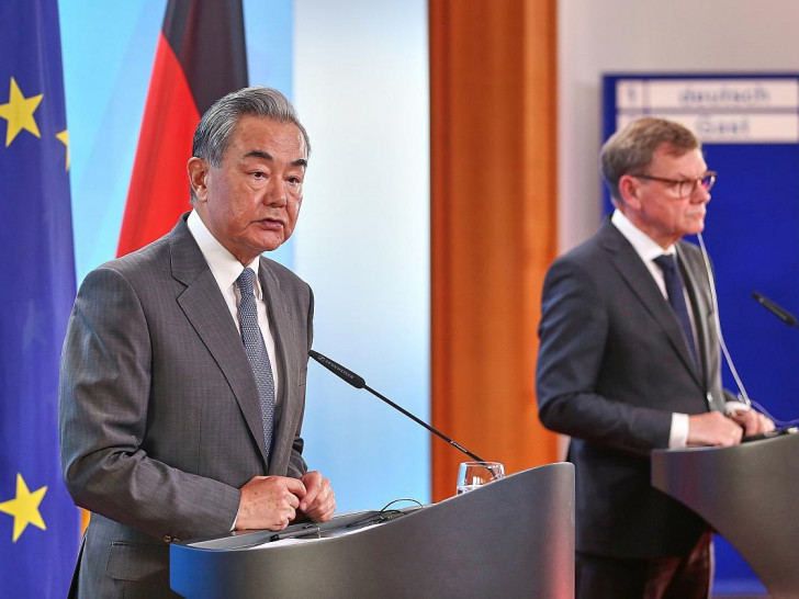 Wang Yi und Johann Wadephul am 03.07.2025