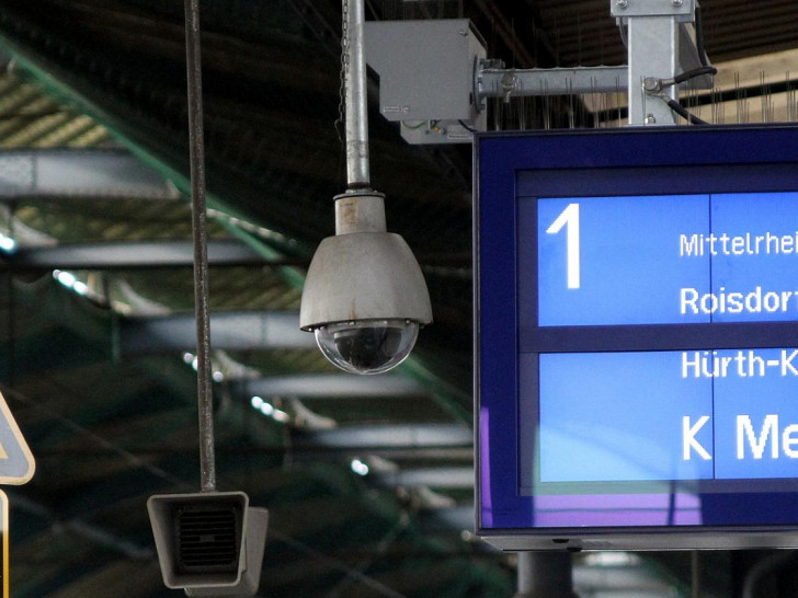 Überwachungskamera am Bonner Hauptbahnhof