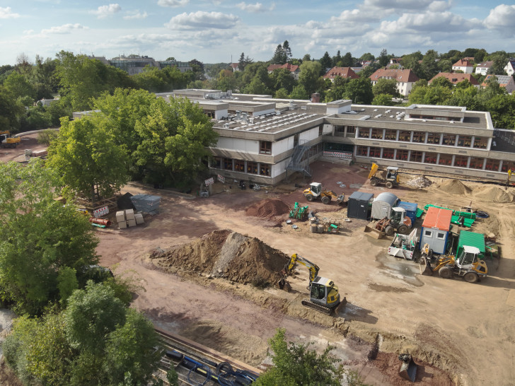Auf dem Gelände des Julianum-Gymnasiums entsteht ein moderner Sportcampus.