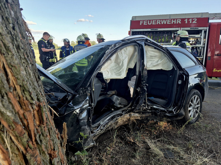 Der Audi wurde total zerstört.