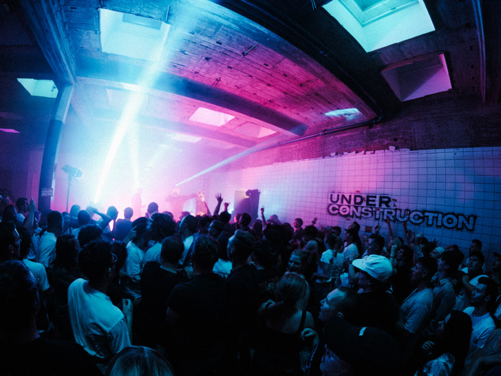 Die Berliner Rapcrew PA69 hatte zur Abrissparty geladen.