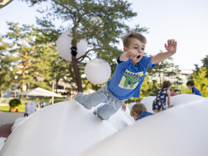 Bis zum 17. August erwartet Besucherinnen und Besucher ein buntes, actionreiches Programm für Kinder, Jugendliche und Erwachsene. 