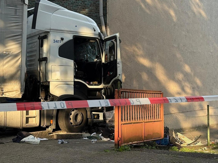 Unfall auf Flugstraße am 24.07.2025