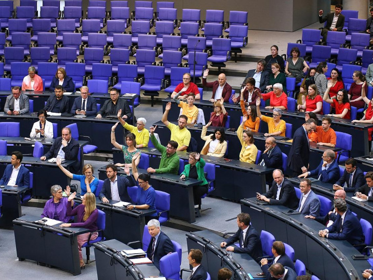 Debatte im Bundestag zum Thema "queerfeindliche Hasskriminalität" (Archiv)