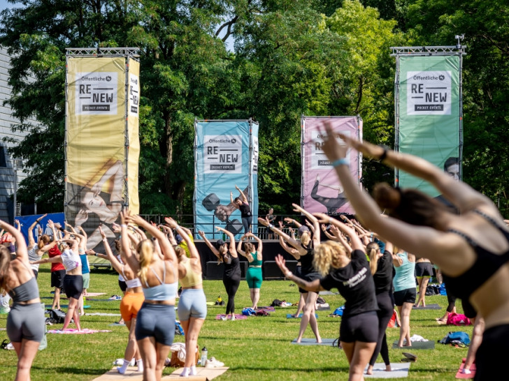 Bei RENEW im Prinzenpark können Besucherinnen und Besucher ein ganzes Wochenende lang aktiv sein und an vielfältigen Kursangeboten teilnehmen.