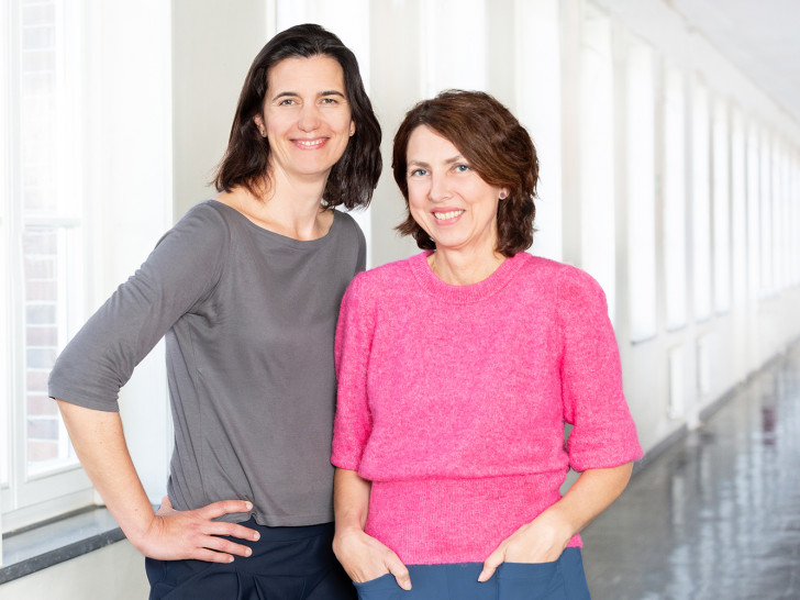 Gemeinsam gegen DNA-Viren: DEEP-DV Sprecherinnen Prof. Dr. Melanie Brinkmann (TU Braunschweig) und Prof. Dr. Nicole Fischer (UKE).