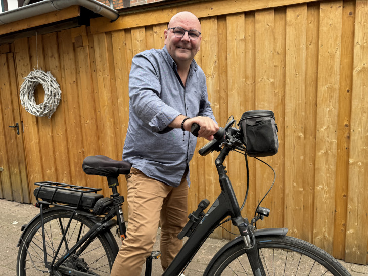 Marc Angerstein ist gegen ideologiegetriebene Steuerverschwendung und möchte mit seiner CDU statt eines dritten Radweges nach Braunschweig die Fahrradwege innerhalb des Stadtgebietes ausbauen. 