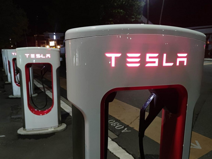 Tesla-Supercharger (Archiv)