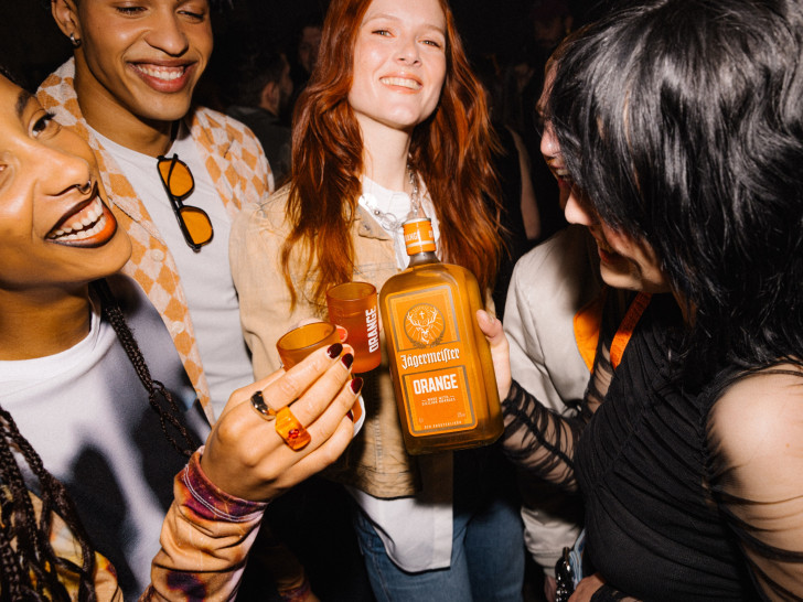 Feiern Sie mit, auf der ORANGE Summer Party im Jägermeister-Stammhaus.