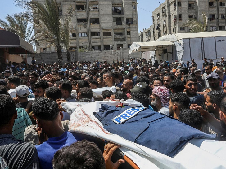Trauer im Gazastreifen nach Tötung mehrerer Journalisten bei israelischen Luftangriffen am 25.08.2025