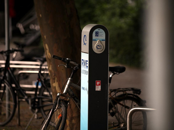 Elektroauto-Stromtankstelle von RWE (Archiv)