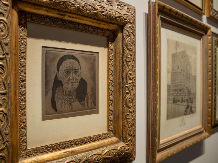 Ausstellungsansicht „E. M. Lilien: Träumen von Israel“: Schenkungen aus der Sammlung Lilien-Houss.