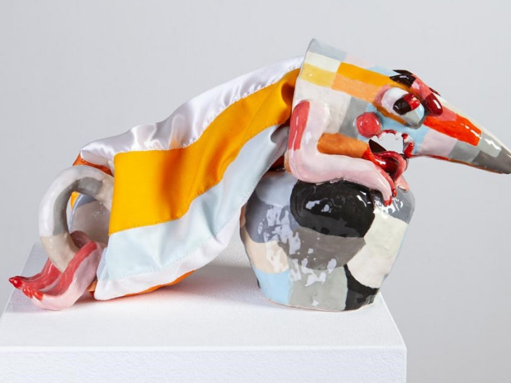 Das Kunstwerk "Evil Umbrella" von Miriam Zadil