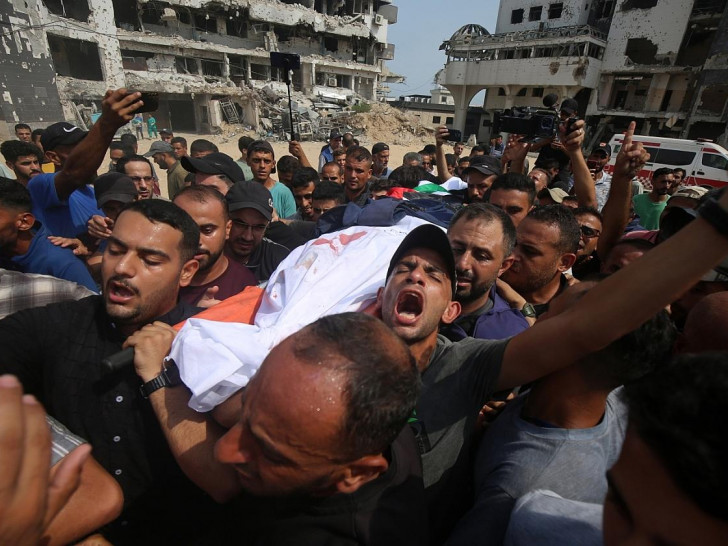 Beerdigung des getöteten Al-Jazeera-Journalisten Anas al-Sharif in Gaza-Stadt am 11.08.2025