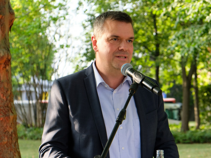 Landrat Dr. Alexander Saipa bei seiner Rede.