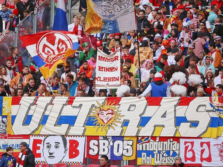 Fans des FSV Mainz 05 (Archiv)