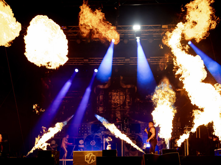Völkerball spielte am Samstag beim Kaiserpfalz Open Air.