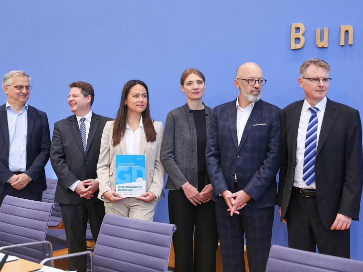 Gemeinschaftsdiagnose Herbst 2025 der Wirtschaftsforschungsinstitute am 25.09.2025