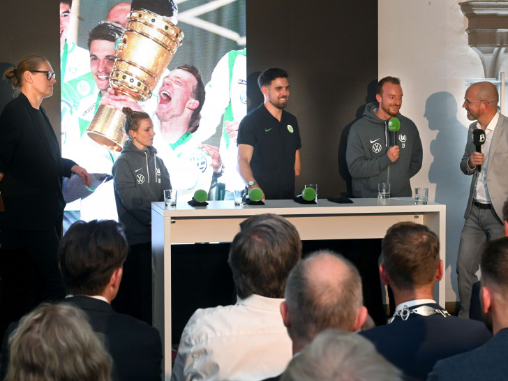 Eine illustre Talkrunde ergab sich mit den 4 Ikonen des Sports, moderiert von Georg Poetzsch.