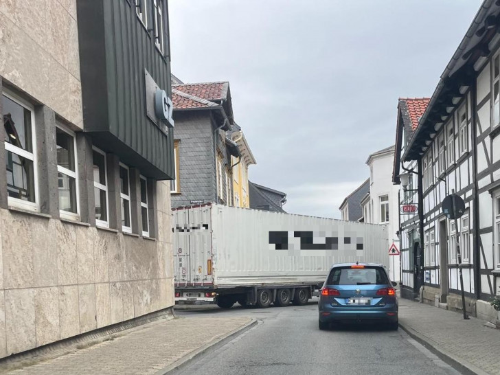 Der LKW kam nicht vor und nicht zurück.