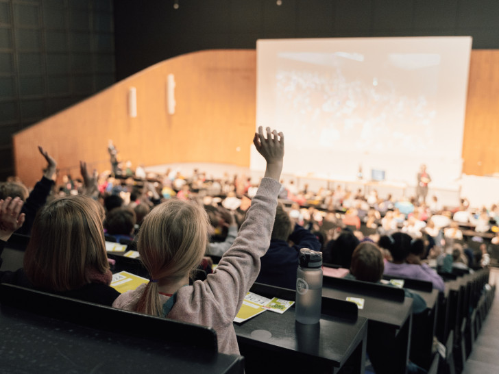 Bei der diesjährigen Kinder-Uni beantworten in drei spannenden Vorlesungen Wissenschaftler der TU Braunschweig Kindern Fragen rund um das Thema „Recycling“.