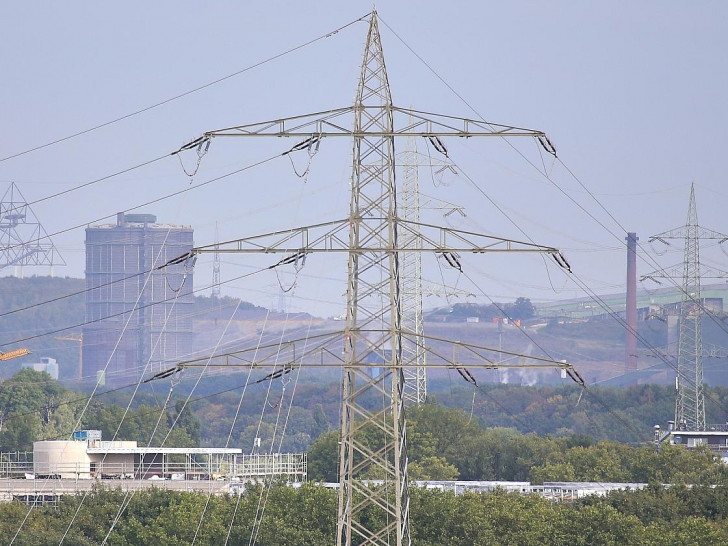 Stromleitungen im Ruhrgebiet (Archiv)